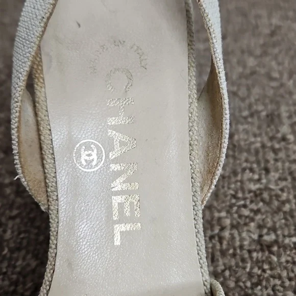Chanel Beige Fabric Slingback Heels Gold Tone Metal Plate Sz 36 Womens - Picture 4 of 10